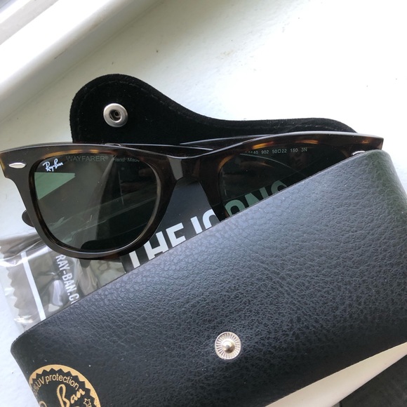 Ray Ban Wayfarer Tortoise Shell Sunglasses - Picture 4 of 12